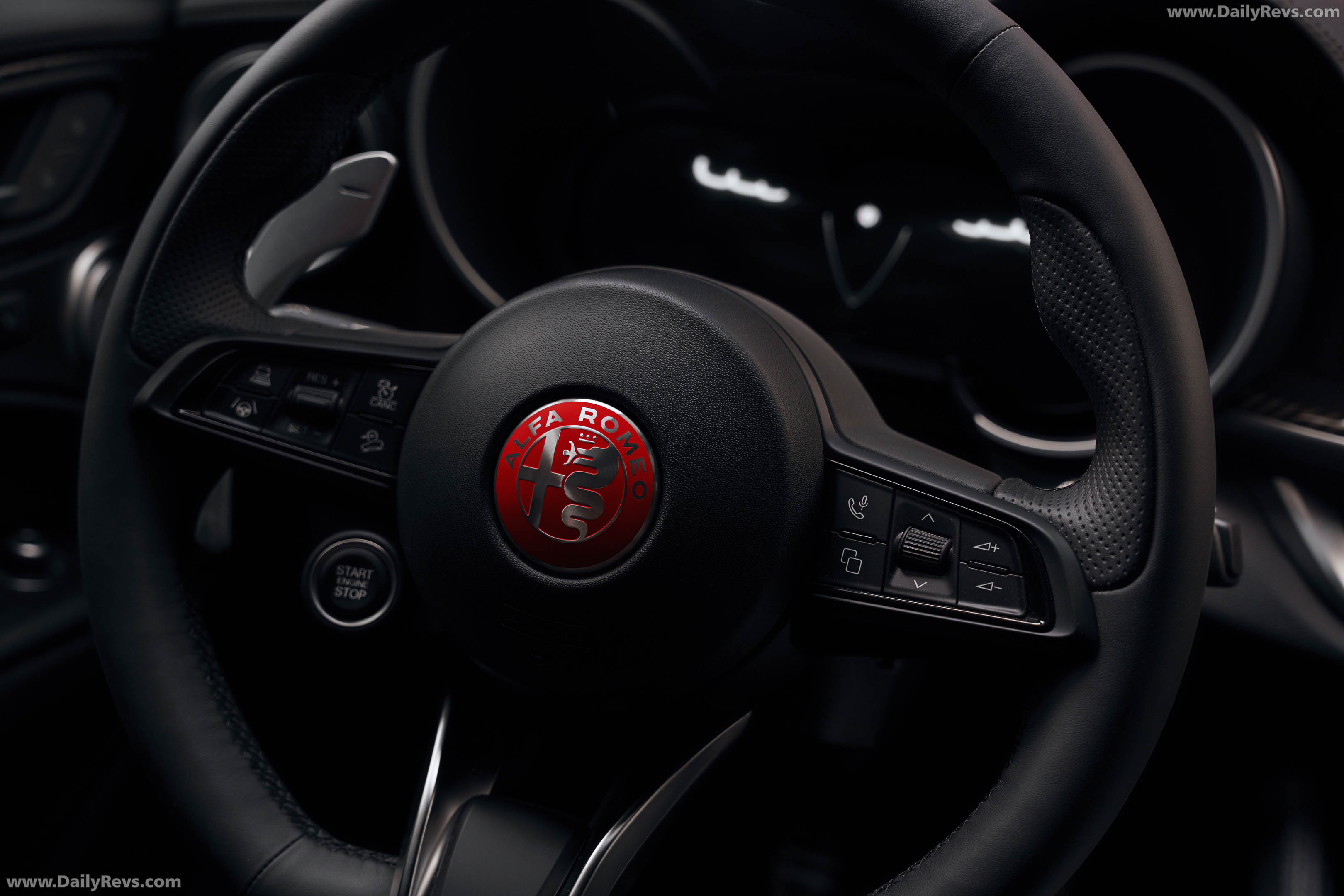 2027 Alfa Romeo Stelvio Luna Rossa Interior